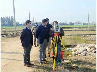 Div Com (J) conducts surprise visit to Bishnah; takes stock of revenue, land related issues