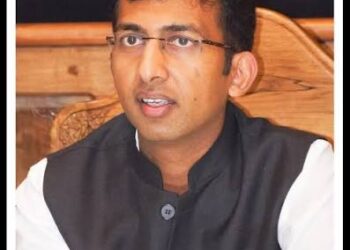 Div Com Kashmir reviews Proposed Road Projects for Srinagar