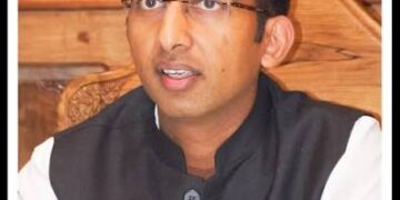 Div Com Kashmir reviews Proposed Road Projects for Srinagar