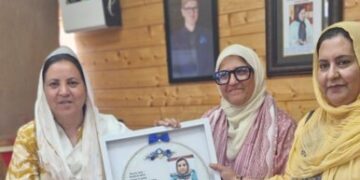 Dr Abida War-led delegation meets Minister Sakina Itoo, discusses ICDS, health & women employees’ issues