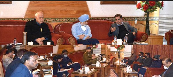 Dr. Farooq presides over Airport Advisory Committee meeting