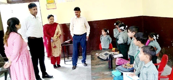 DSEJ reviews functioning of Government schools in Panthal
