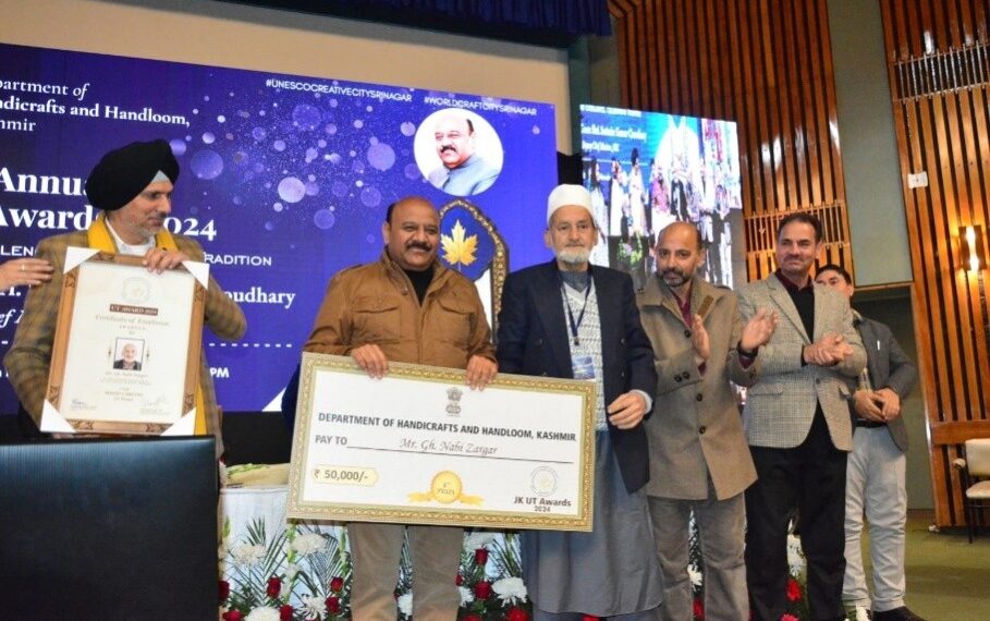 Dy CM honours 38 Master Craftsmen with Artisan Awards for preserving, innovating Handicraft legacy