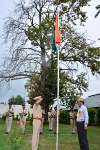 Dy. CEO Kmr hoists Tricolor at Darul Intikhab Sgr