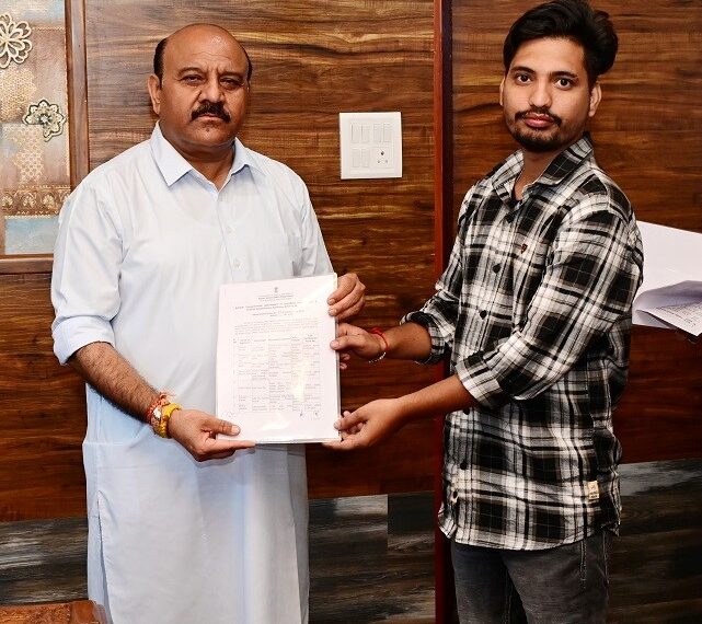 Dy CM, Advisor to CM present appointment letters to 8 youth under RAS