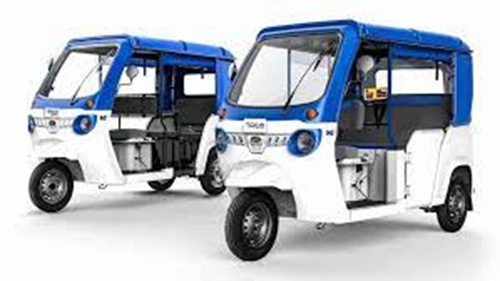 25 e-rickshaws seized as police tightens noose against minor drivers