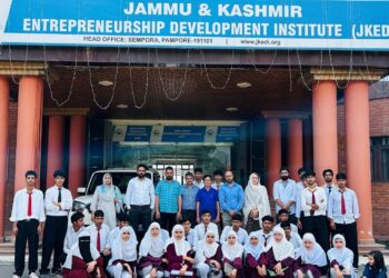 JKEDI Holds Entrepreneurship Orientation for Qalamabad Students