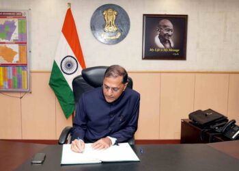 SC asks Centre for files relating to appointment of Arun Goel as Election Commissioner