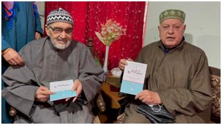 Dr Farooq releases Urdu translation of Risala Khawatarya