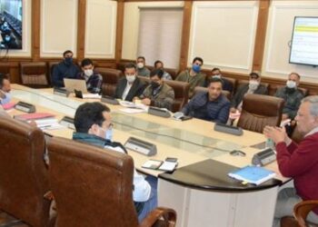 Advisor Farooq Khan reviews functioning of Legal Metrology Deptt