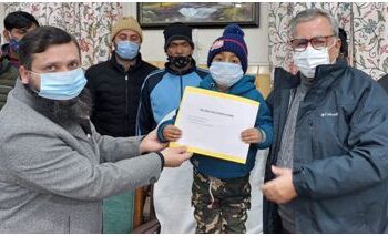 Advisor Farooq Khan visits Kupwara