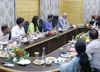 FSSAI CEO Inspects Kashmir Food Testing Facilities