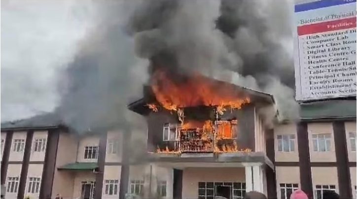 3 residential houses gutted in overnight fire mishap in Baramulla – The ...