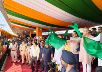 Vaishnaw flags off Vande Bharat, first direct Kashmir–Jammu train