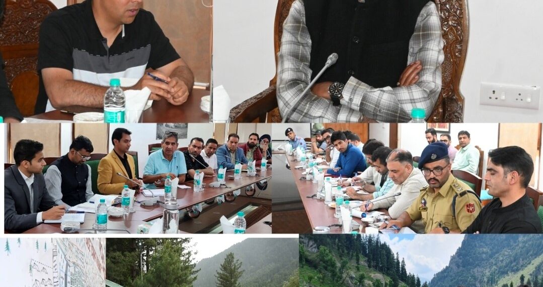 Div Com Kashmir reviews Amarnath Yatra arrangements, Interacts with stakeholders at Pahalgam