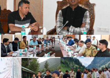 Div Com Kashmir reviews Amarnath Yatra arrangements, Interacts with stakeholders at Pahalgam