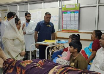 Sakeena Itoo visits SKIMS Soura, reviews treatment of injured Amarnath Yatra pilgrims