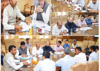 Div Com Kashmir reviews progress of Ring Road, directs expedited execution