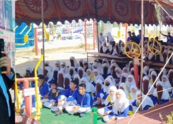 Union Secy DoSEL inspects various schools in Srinagar, Budgam distts