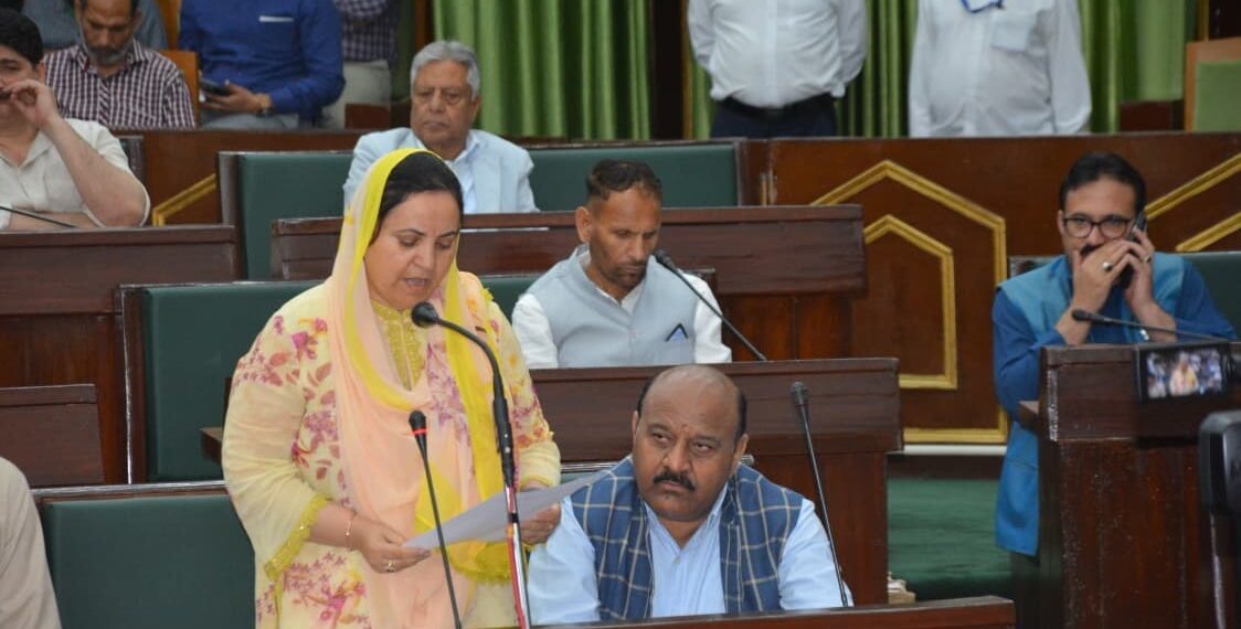 Take firm action against Private schools indulging in arbitrary fee hikes: Sakeena Itoo