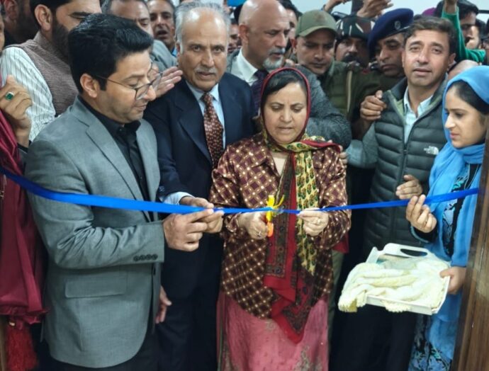 Sakeena Itoo dedicates 1.5 Tesla MRI facility to Public at GMC Anantnag ...