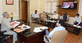 Advisor Khan discusses policy for Fair Price Shops allotment, regulation in JK