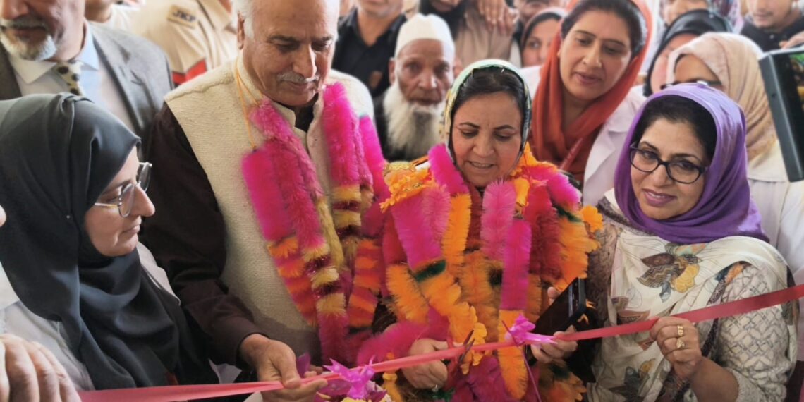 Sakeena Itoo inaugurates Digital X-Ray unit, Thyroid Analyser at PHC Parigam Pulwama