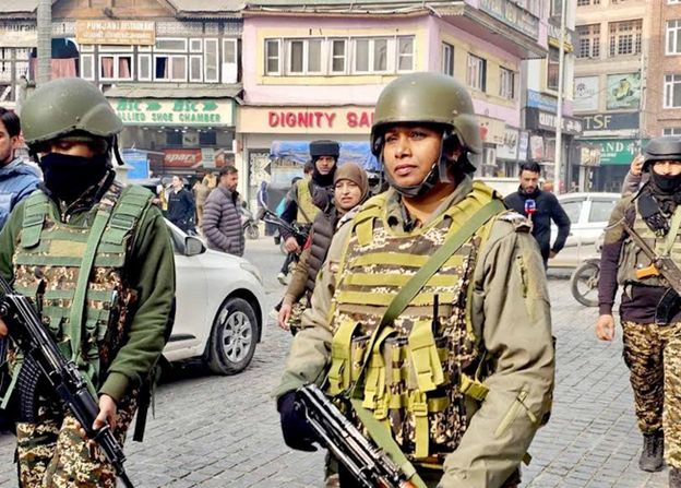 Joint forces conduct surprise searches in Srinagar’s Lal Chowk