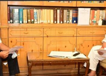 Former Minister calls on LG in Jammu