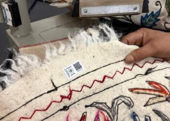 GI QR labelling begins at Quality Control Lab of Handicrafts Dept