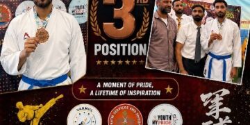 Baramulla’s Nasir Farooq Dar Wins Bronze at VARMUL GINDO 3.0 Karate Championship