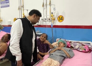 Satish Sharma visits GMC Jammu, Directs best medicare facilities to Kishtwar cloudburst victims