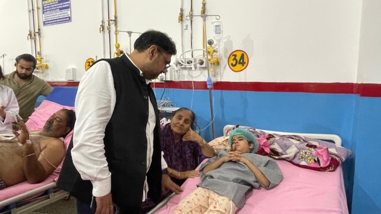 Satish Sharma visits GMC Jammu, Directs best medicare facilities to Kishtwar cloudburst victims