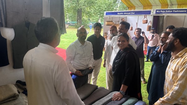 National Handloom Day celebrated in Srinagar with focus on GI labelling, local crafts