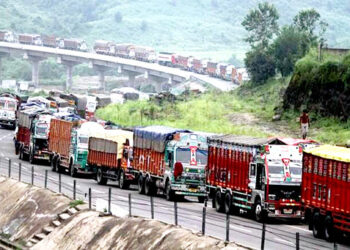 Jammu-Srinagar highway shut on 3rd straight day, rains continue