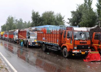Jammu Srinagar Highway blocked for vehicular movement due to the continuous shooting of stones and heavy rainfall, on Wednesday