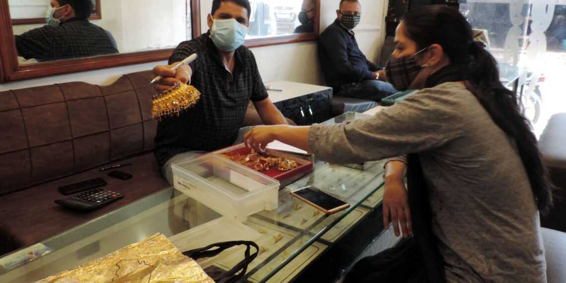 Markets open across JK under unlock guidelines in Srinagar