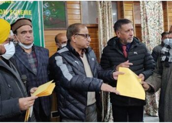 Horticulture dept organises Awareness/ Training camp at Dak Bungalow, Sopore