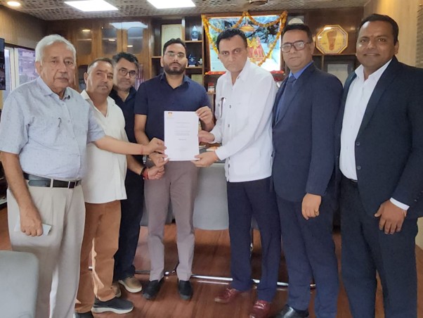 Hotel Association, PHDCCI joint delegation calls on CEO, SMVDSB