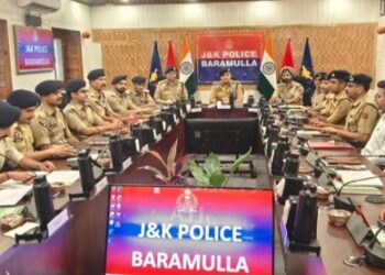 IGP Kashmir reviews security, law & order in Baramulla, Sopore