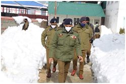 IGP Kashmir visits South Kashmir, Reviews security & R-Day arrangements