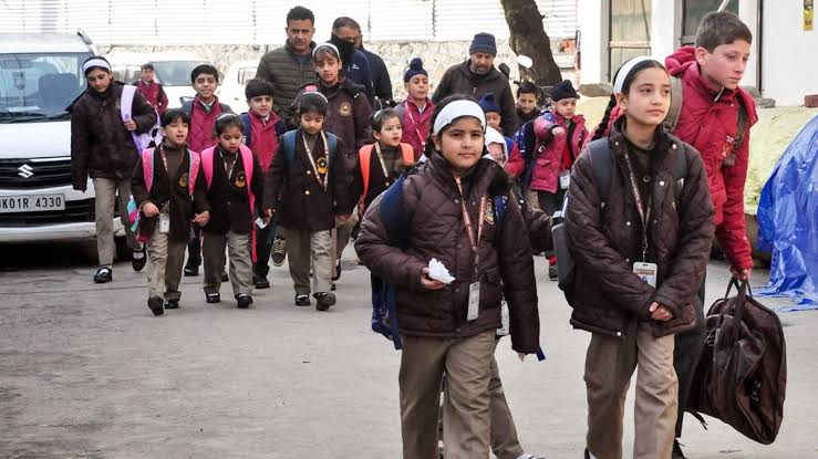 DSEK Revises School Timings Across Kashmir From October 15