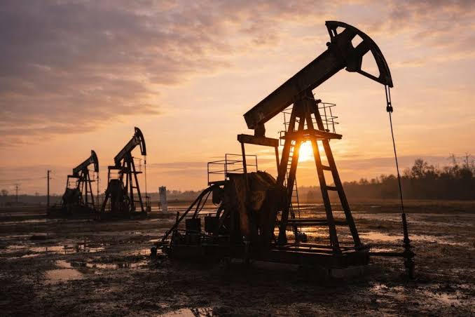 Oil prices breach $100 after Trump’s statement over blockage of Strait of Hormuz