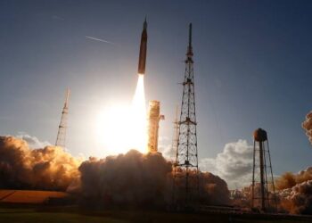 NASA’s historic Artemis-II Lunar mission with 4 Astronauts lifts off from KSC, Florida