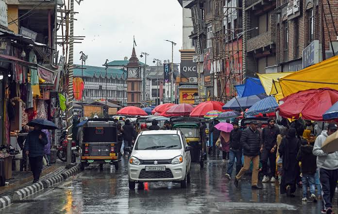 Light rain forecast today, Improved weather thereafter: MeT