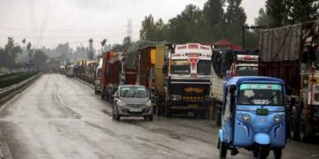 Jammu-Srinagar Highway Closed as Heavy Rain, Shooting Stones Hamper Restoration Work