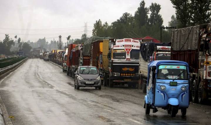Jammu-Srinagar Highway Closed as Heavy Rain, Shooting Stones Hamper Restoration Work