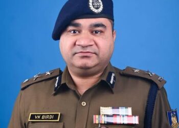 IGP Kashmir promotes 1785 officials to their next ranks