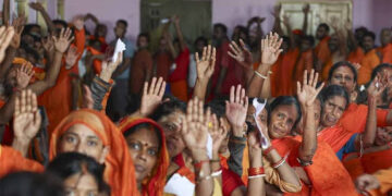 Fifth batch of over 5700 Shri Amarnath Yatra pilgrims leave from Jammu