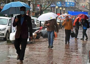 MeT Issues Alert for Rain, Hail, Gusty Winds Across J&K